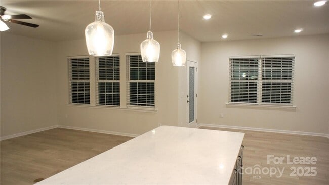 Building Photo - 107 Pampas Pl