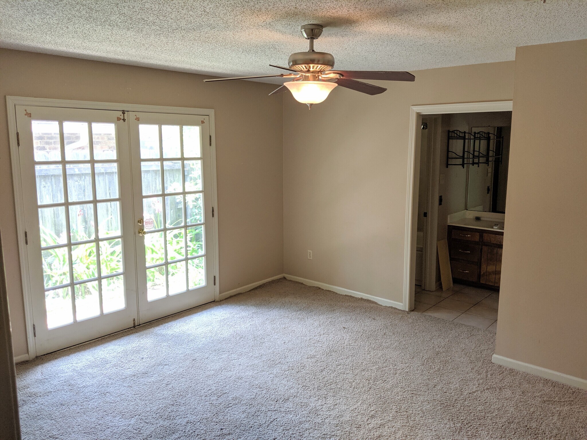 Master Bedroom - 2610 Bernwood Dr