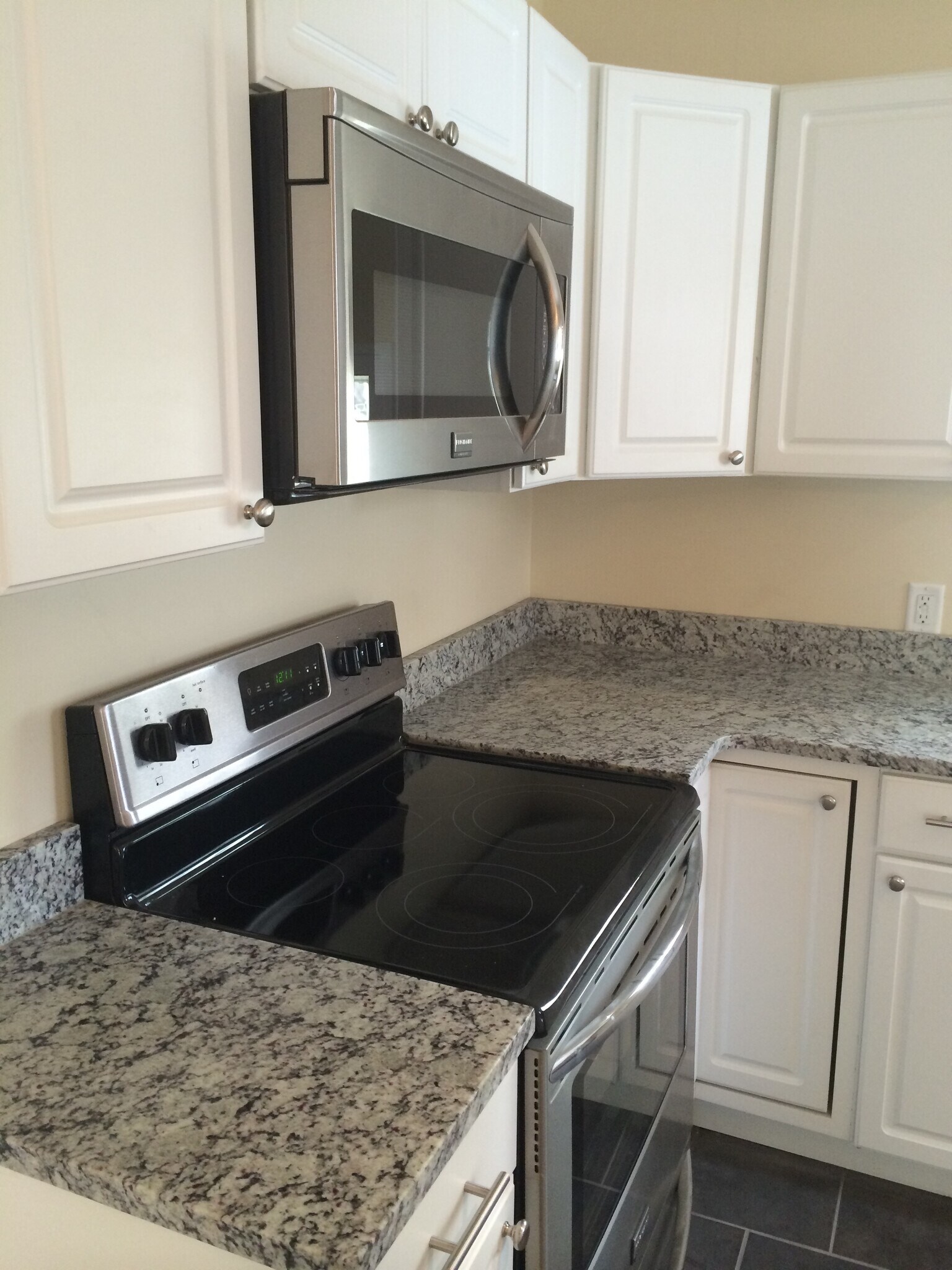 Building Photo - 145 Eastern Ave NE