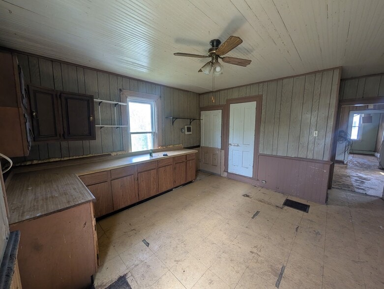 Building Photo - 1214 W Butler St