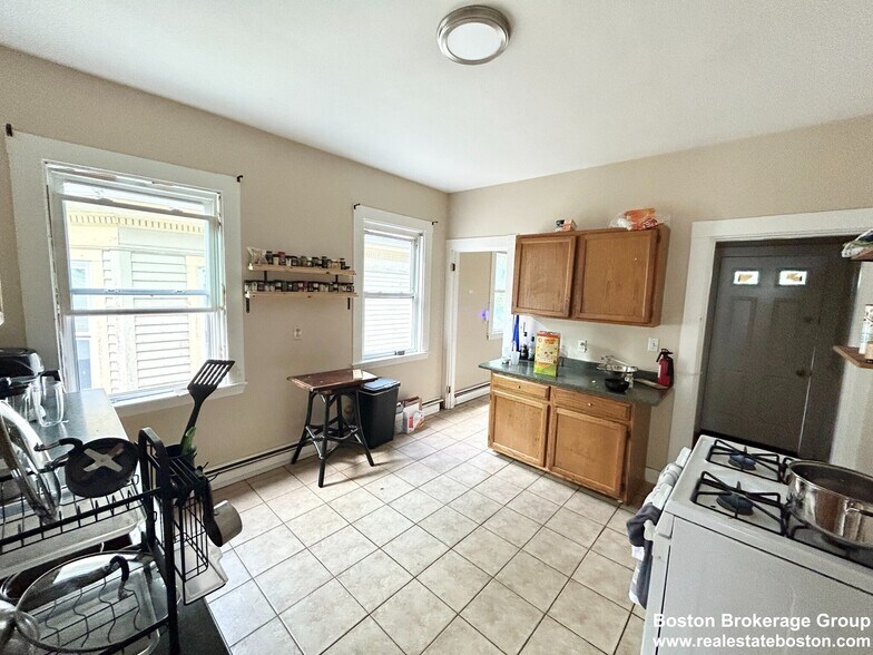 Building Photo - 72 Calumet St