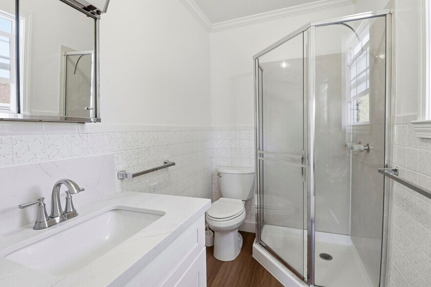 Building Photo - 740 Laurel Ave