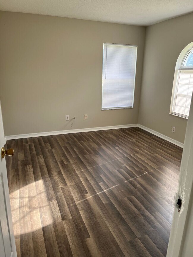 Building Photo - Matanzas Woods Pool Home with Pool Bath!