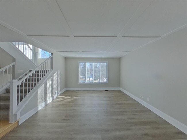 Building Photo - 606 Lincoln Dr NE