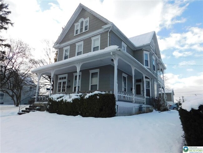 Building Photo - 300 S 9th St