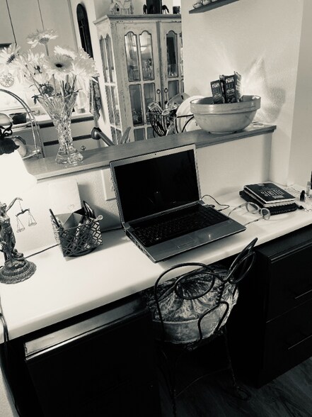 Building Photo - 334 Wells Ave S