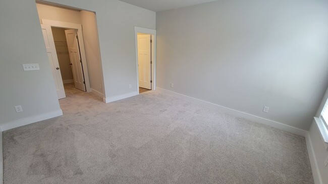 Building Photo - 3 Bed, 3 Bath Townhome Available in Boilin...