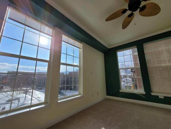 Building Photo - 2 Bed 2 Bath High-End Condo in Downtown Go...