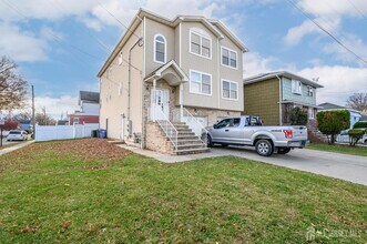 Building Photo - 601 St Marks St