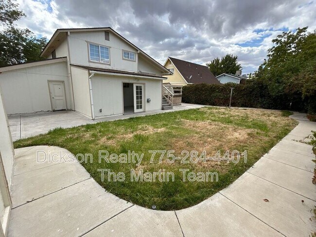 Building Photo - 306 E Quail St