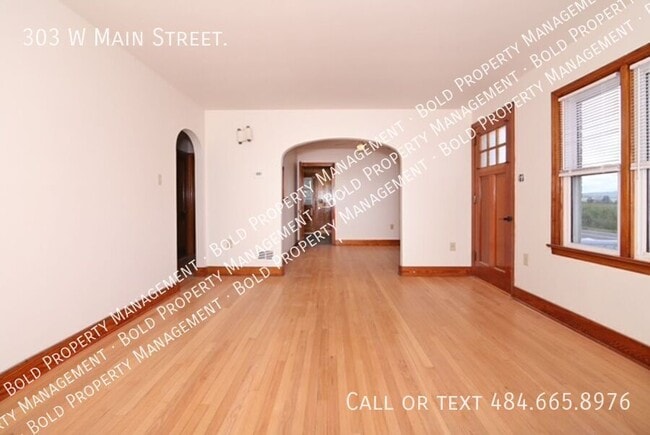 Building Photo - 303 W Main St