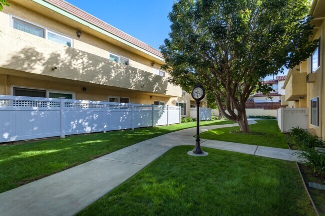 Building Photo - 14675 Nordhoff St