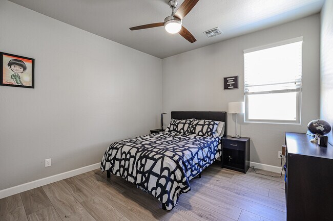 Building Photo - 15626 W Campbell Ave