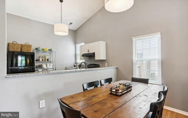 Building Photo - 13348 Neerwinder Pl
