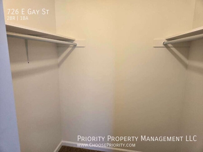 Building Photo - 726 E Gay St