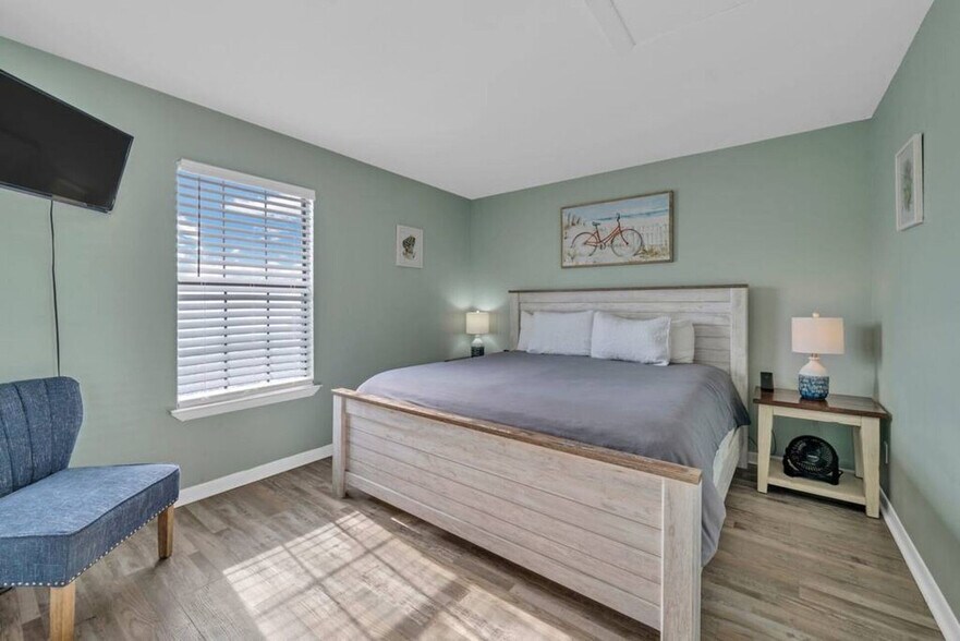 Building Photo - 312 Bream Ave