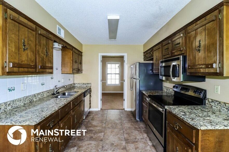 Building Photo - 3048 Ingleside Dr