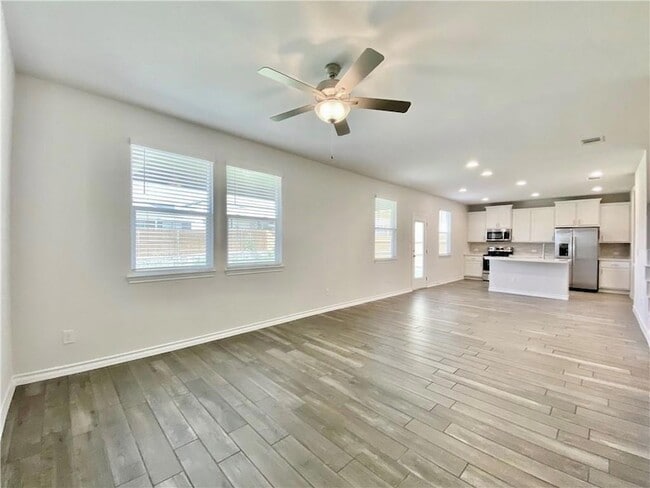 Building Photo - 208 Caisson Trl