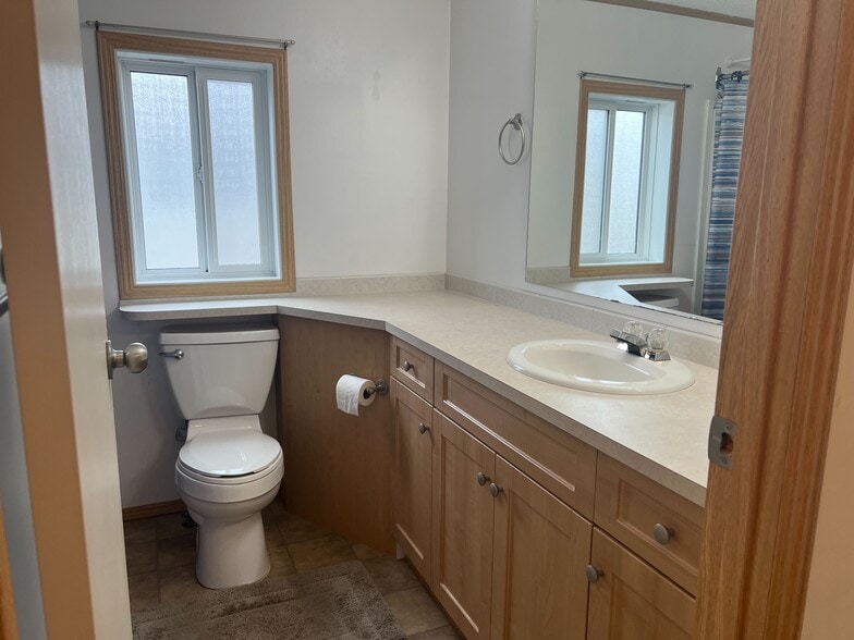 Building Photo - 1200 Lincoln St