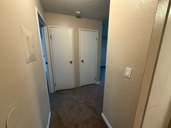 Building Photo - MOVE IN SPECIAL!! DEPOSIT MOVES YOU IN!!!