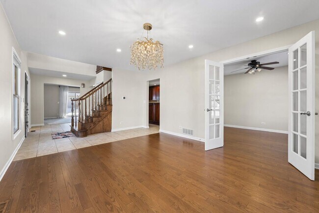 Building Photo - Updated 2-Story Home in Desirable Deerpath Subdivision - Available Immediately.