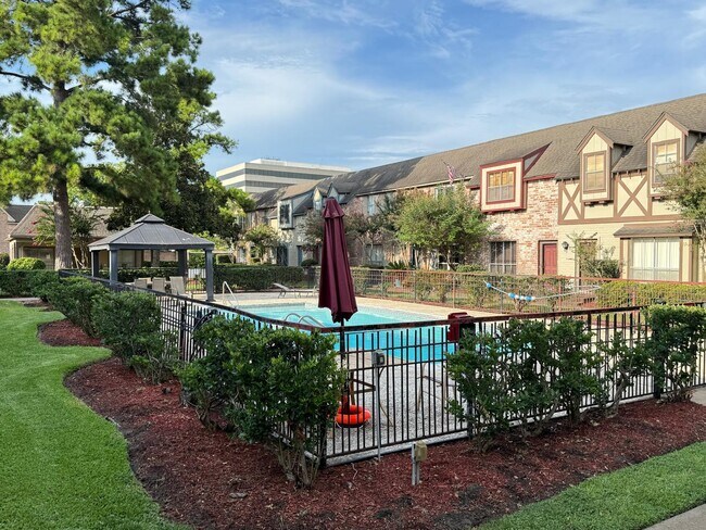 Building Photo - 14719 Barryknoll Ln