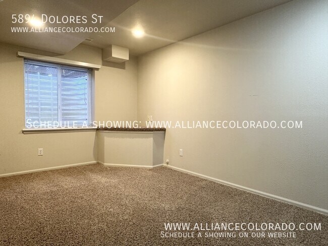 Building Photo - 5894 Dolores St