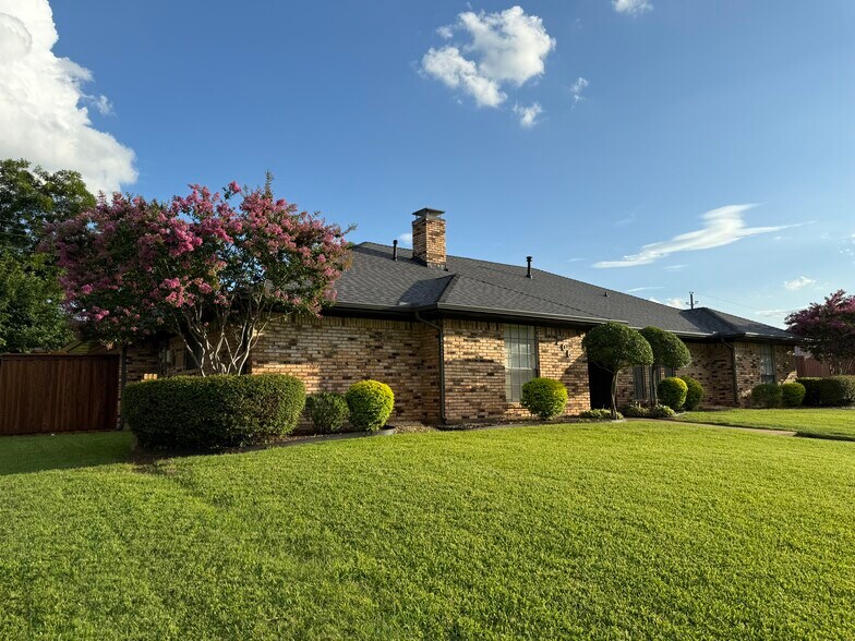 Primary Photo - 206 Turpin Dr
