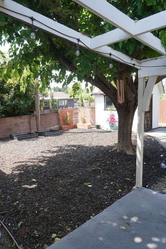 Building Photo - 8021 Glen Eva Way