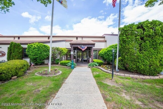 Building Photo - 134 Amberly Dr