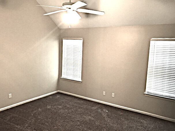 Building Photo - 491 Laurel Hill Cir