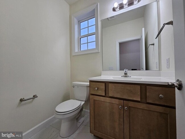 Building Photo - 6 Valhalla Ct