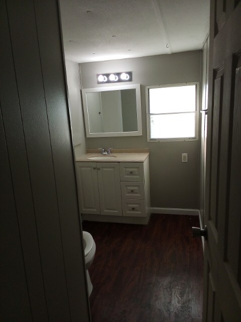 Building Photo - 505 Golden Acres Dr