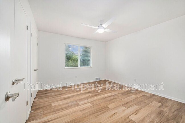 Building Photo - 7801 W 83rd St