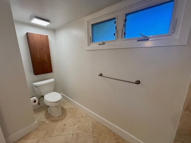 Building Photo - 3 Bedroom pool home available in exclusive Rossmoor neighborhood