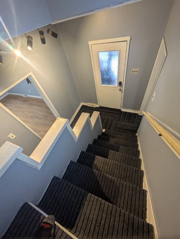 Building Photo - 102 E Wabash Ave