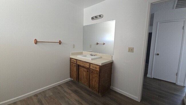 Building Photo - 2146 Neill Way