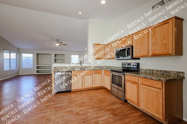 Building Photo - 658 S 110th Pl