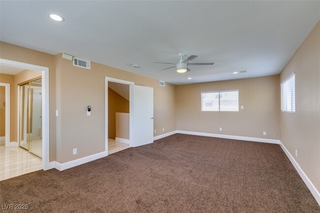 Building Photo - 3966 Green Leaf Dr