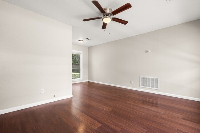Building Photo - 2318 Pecan St