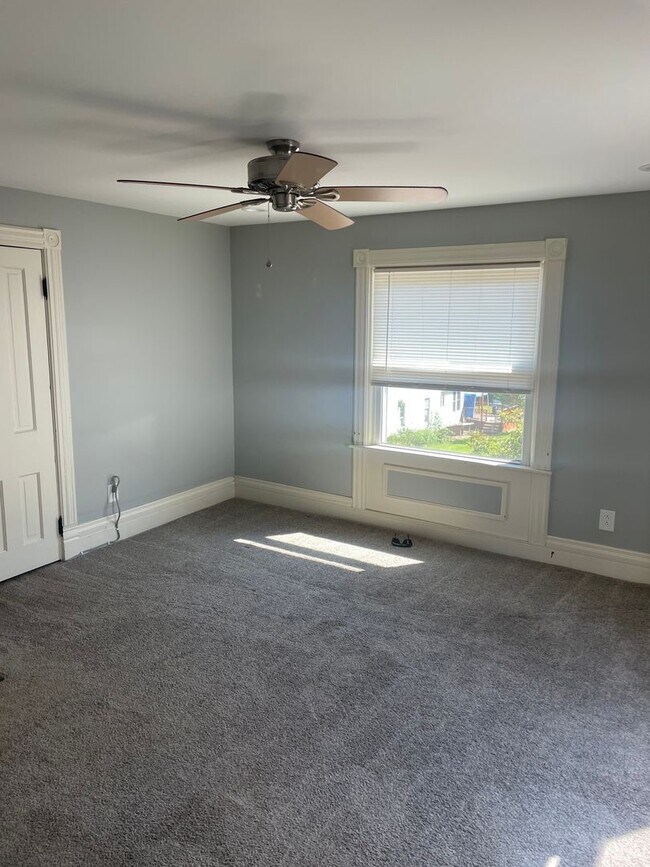 Building Photo - 10 1st Street