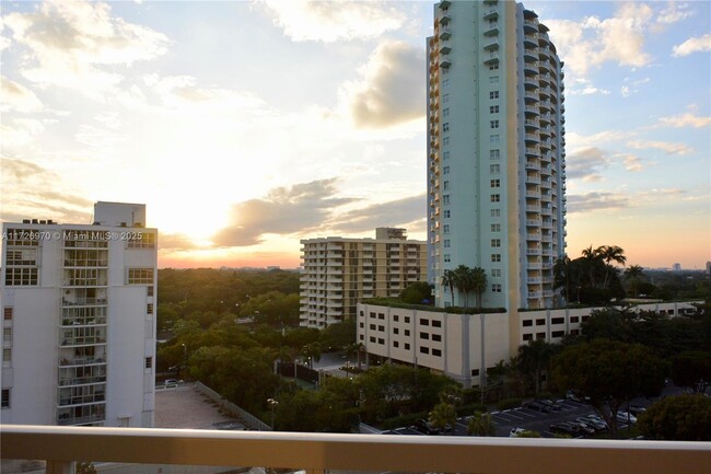 Building Photo - 2451 Brickell Ave