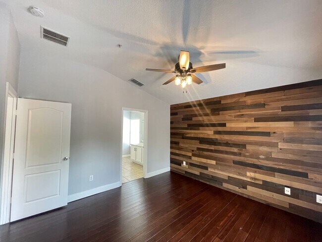 Building Photo - 10826 Eclipse Lily Way