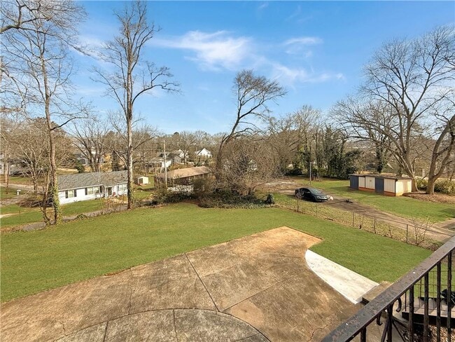 Building Photo - 514 Clover Dr