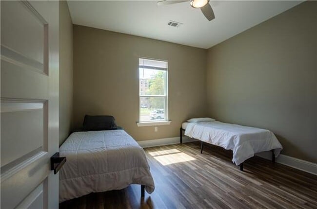 Building Photo - Brand New Home!!