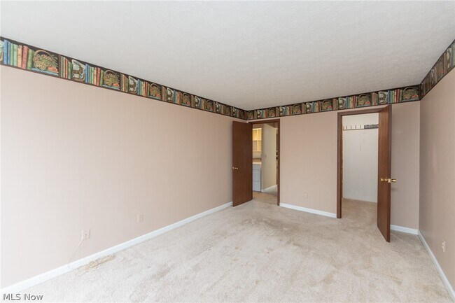 Building Photo - 3265 Mayfield Rd