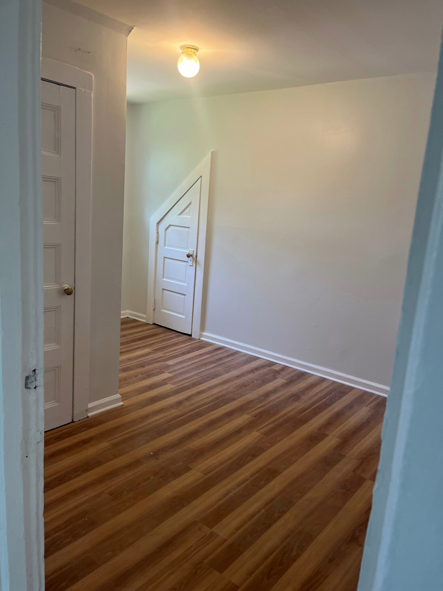 Building Photo - 251 Maple Ave