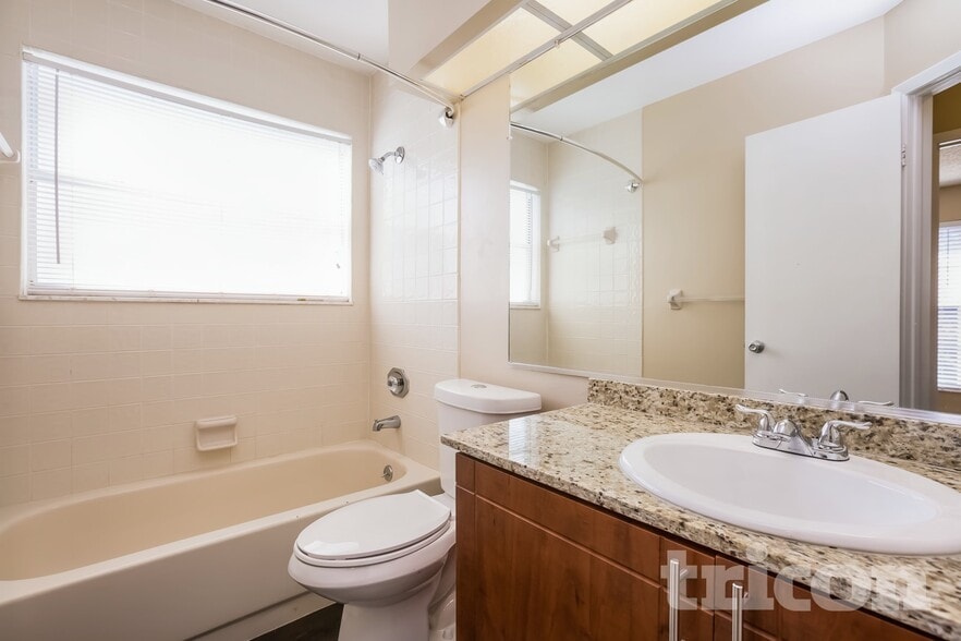 Building Photo - 4501 Cabbage Palm Dr