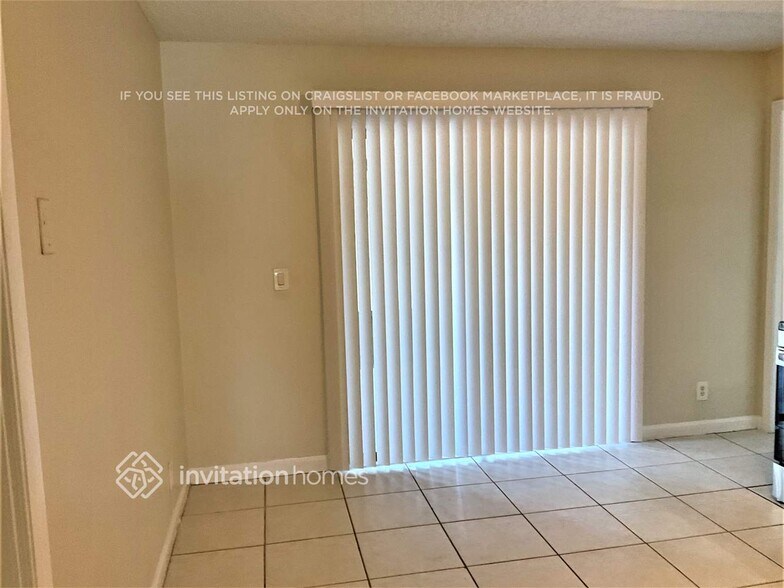 Building Photo - 5926 Ithaca Cir W
