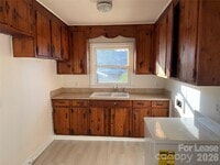 Building Photo - 1520 Effingham Rd